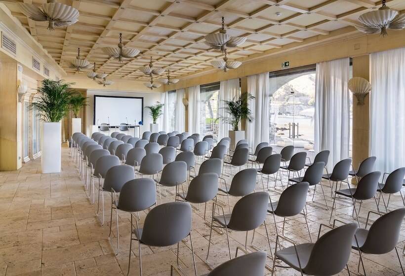 בית מלון כפרי Atlantis Bay  Vretreats