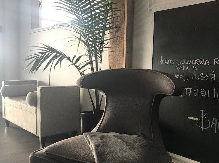 Отель Auberge Des Iles