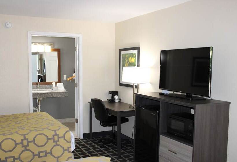 Отель Baymont By Wyndham Morganton