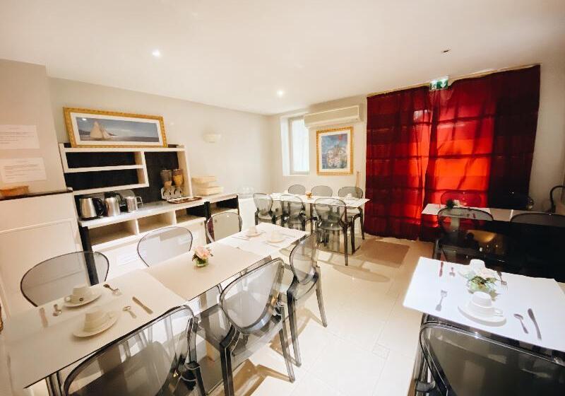 ホテル Bellevue Montmartre