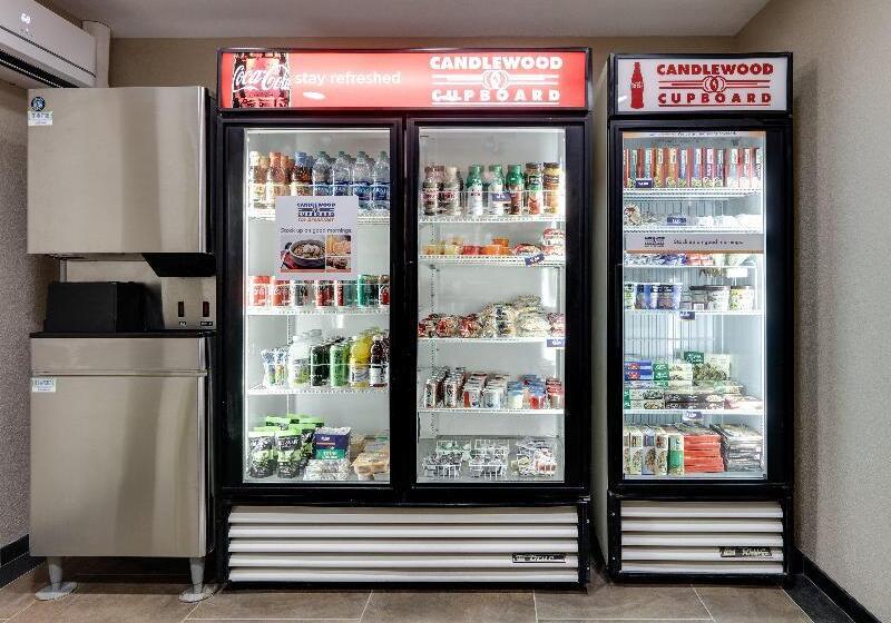 هتل Candlewood Suites Salina, An Ihg