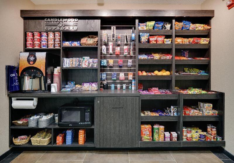 Отель Candlewood Suites Salina, An Ihg