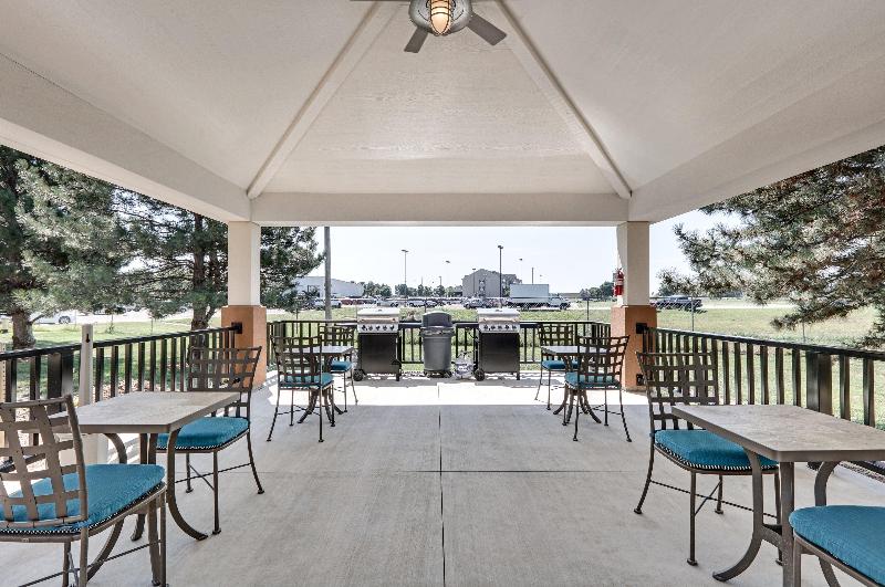 Отель Candlewood Suites Salina, An Ihg