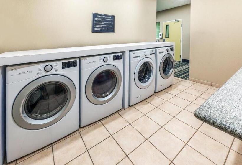 Отель Candlewood Suites Tyler, An Ihg