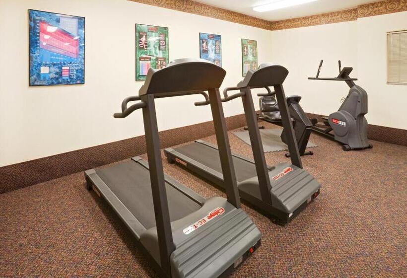 Отель Candlewood Suites Tyler, An Ihg