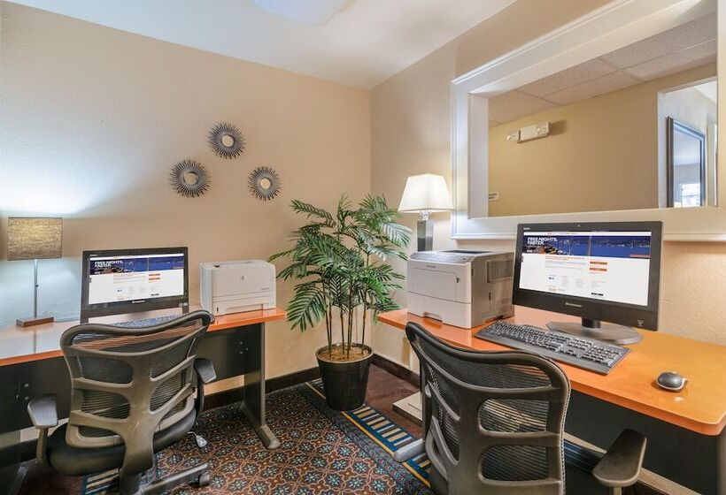 בית מלון כפרי Candlewood Suites Washington Fairfax, An Ihg