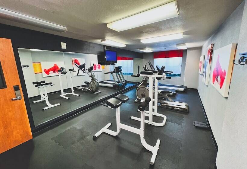 Cannery Hotel & Casino