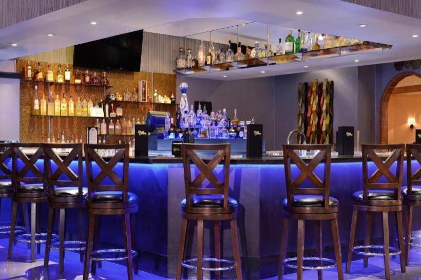 Cannery Hotel & Casino