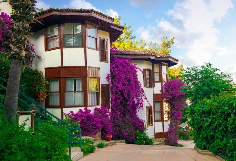 Club & Hotel Letoonia