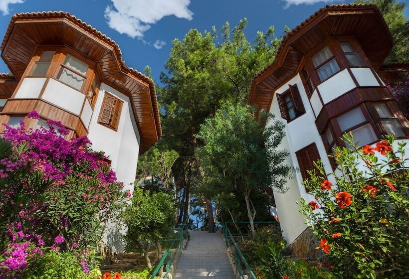 Club & Hotel Letoonia