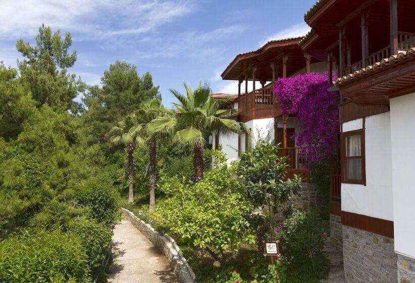 Club & Hotel Letoonia