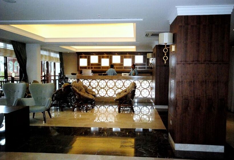 Club & Hotel Letoonia