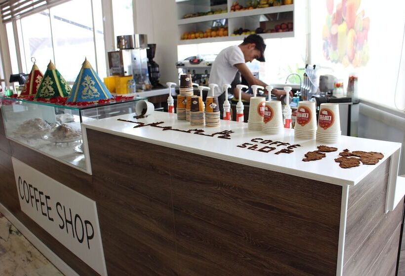 هتل Club Almoggar Garden Beach