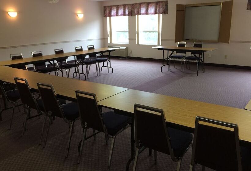 فندق Coastal Inn Sackville