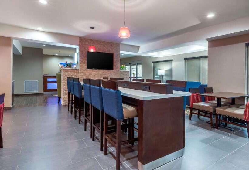 酒店 Comfort Inn & Suites Montgomery East Carmichael Rd