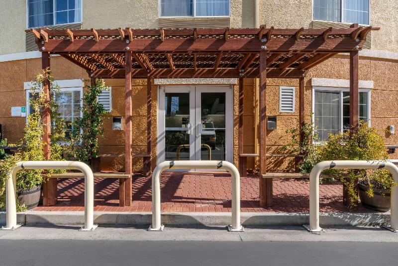 فندق Comfort Inn & Suites Sacramento   University Area