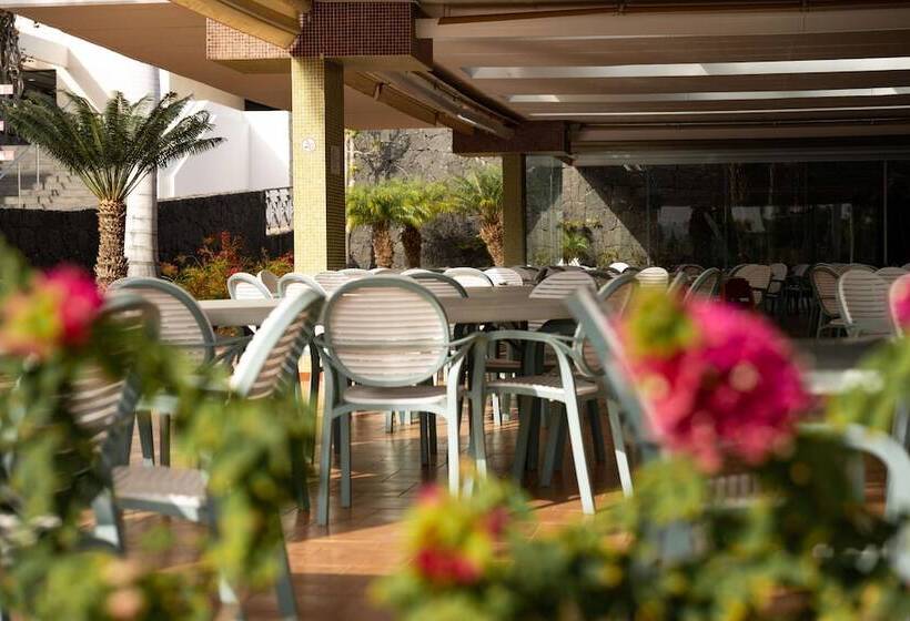 בית מלון כפרי Costa Calero Thalasso & Spa