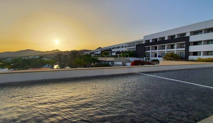 בית מלון כפרי Costa Calero Thalasso & Spa