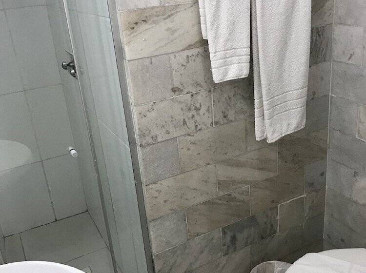 호텔 Dan Inn Express Porto Alegre   Próximo Ao Araújo Vianna E Ao Complexo Hospitalar Santa Casa