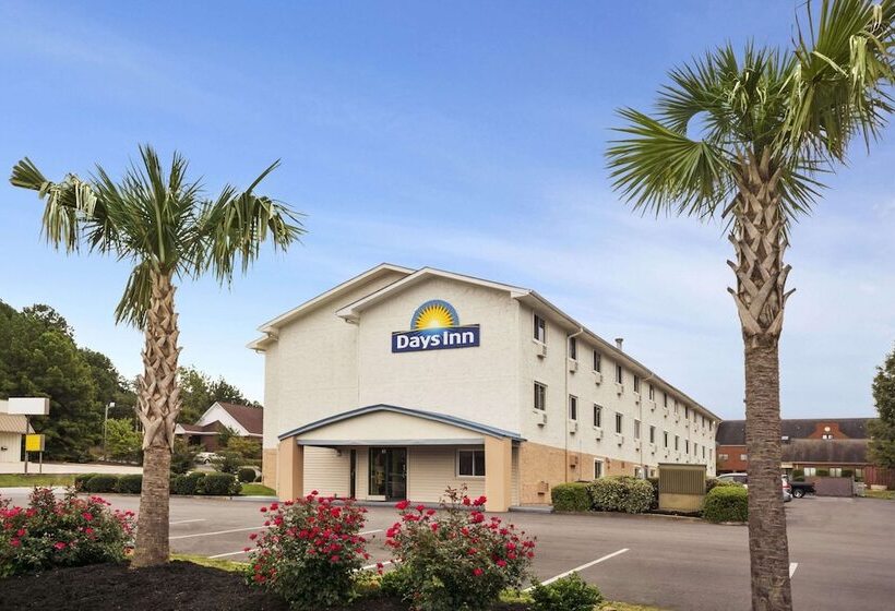 فندق Days Inn By Wyndham Greenwood Sc