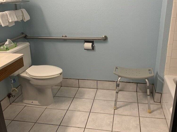 فندق Days Inn By Wyndham Greenwood Sc