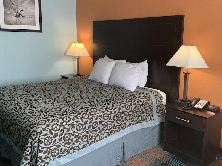 فندق Days Inn By Wyndham Greenwood Sc