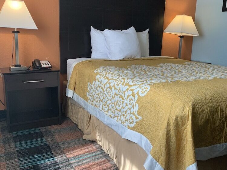 فندق Days Inn By Wyndham Greenwood Sc