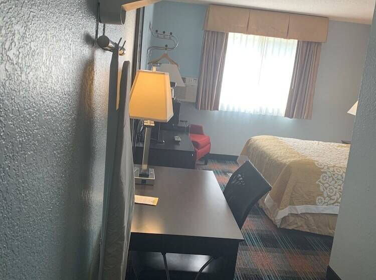 فندق Days Inn By Wyndham Greenwood Sc