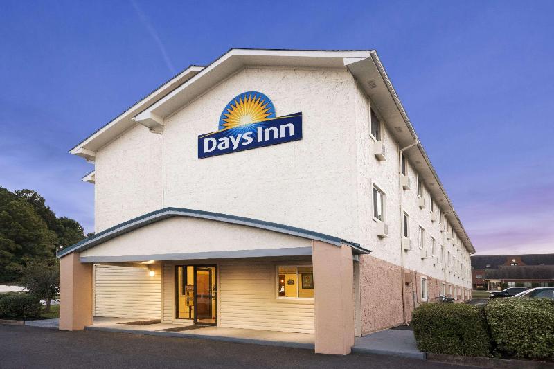 فندق Days Inn By Wyndham Greenwood Sc