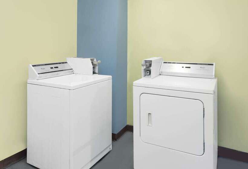 فندق Days Inn By Wyndham Morristown