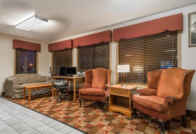בית מלון כפרי Days Inn By Wyndham Muncie Ball State University