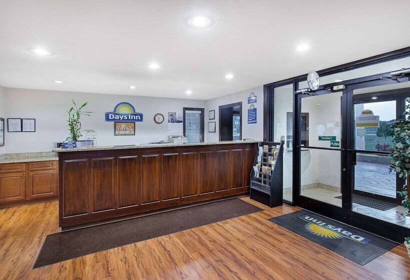 فندق Days Inn By Wyndham Savannah