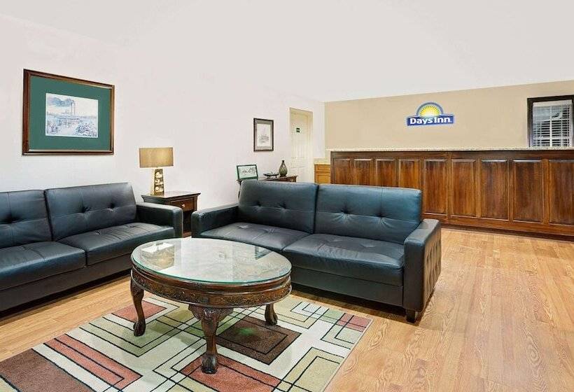 فندق Days Inn By Wyndham Savannah