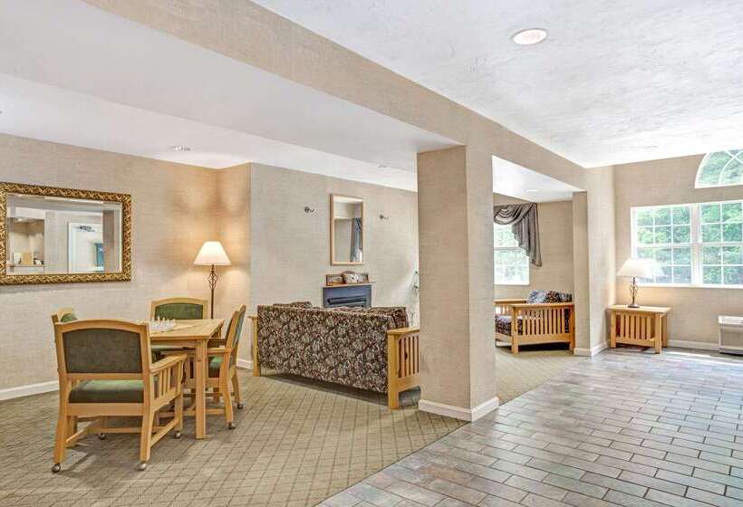 호텔 Days Inn By Wyndham Sturbridge