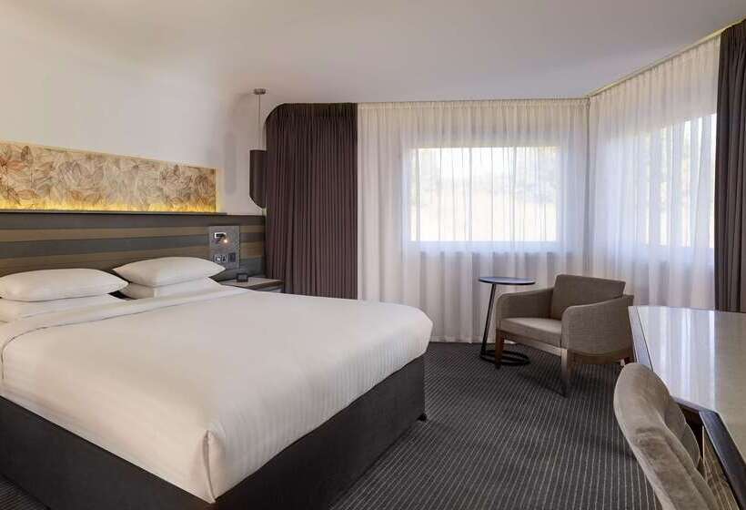 Отель Doubletree By Hilton Edinburgh Queensferry Crossing