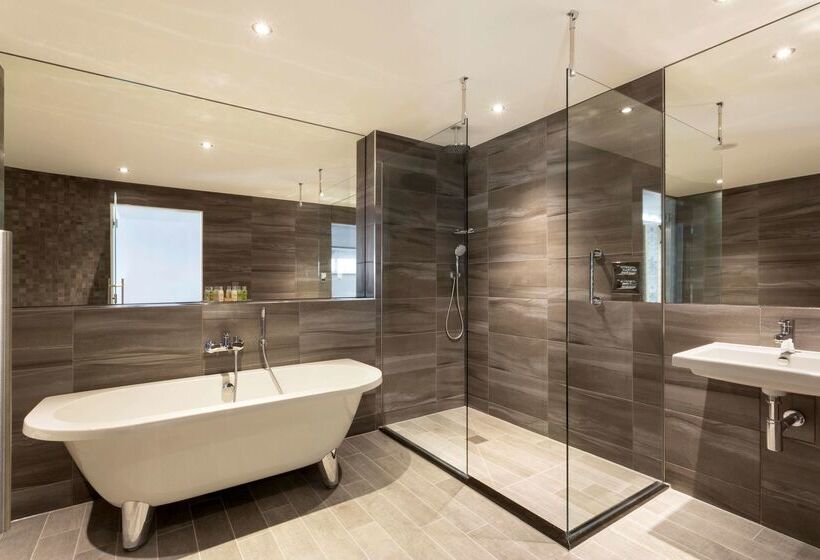 Отель Doubletree By Hilton Edinburgh Queensferry Crossing