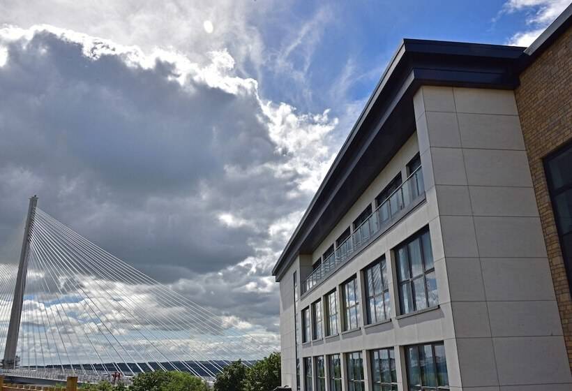 Отель Doubletree By Hilton Edinburgh Queensferry Crossing
