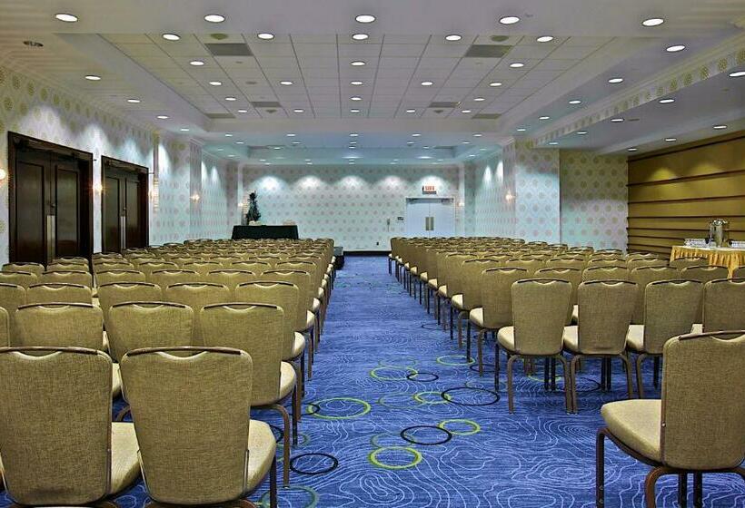 בית מלון כפרי Doubletree By Hilton Montreal