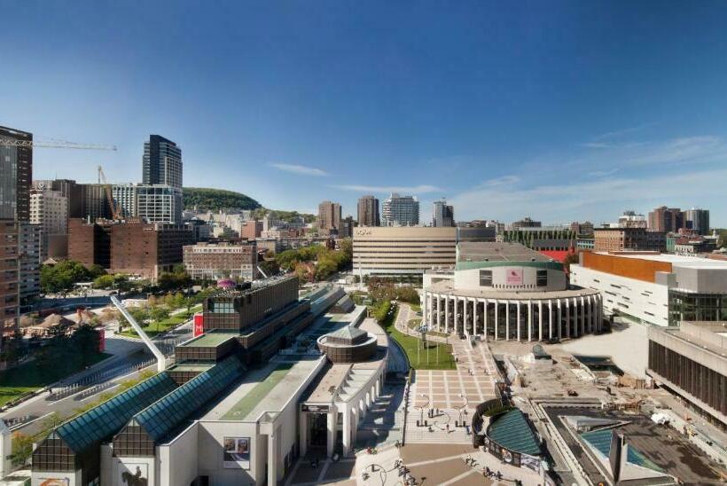 בית מלון כפרי Doubletree By Hilton Montreal