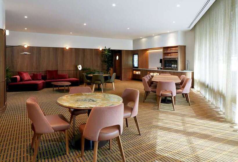 בית מלון כפרי Doubletree By Hilton Montreal