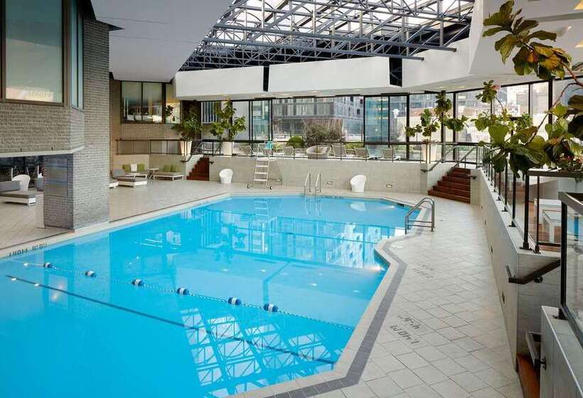 בית מלון כפרי Doubletree By Hilton Montreal