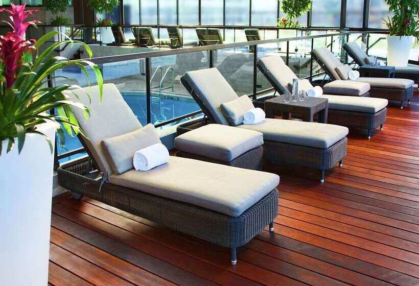 בית מלון כפרי Doubletree By Hilton Montreal