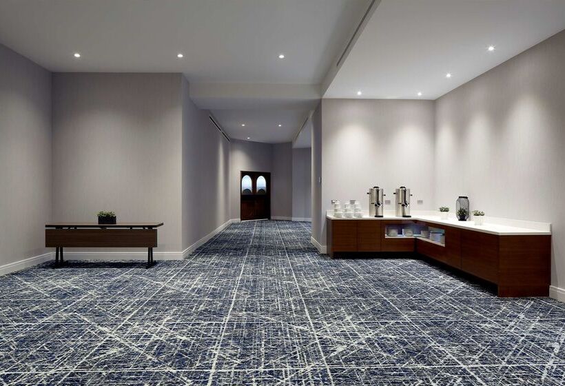 בית מלון כפרי Doubletree By Hilton Montreal