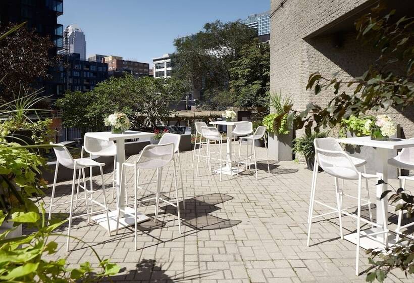 בית מלון כפרי Doubletree By Hilton Montreal