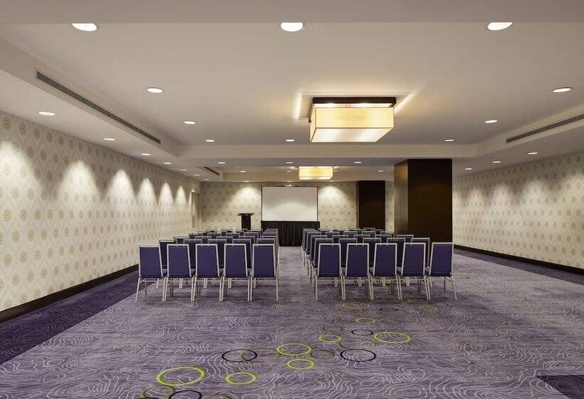 בית מלון כפרי Doubletree By Hilton Montreal