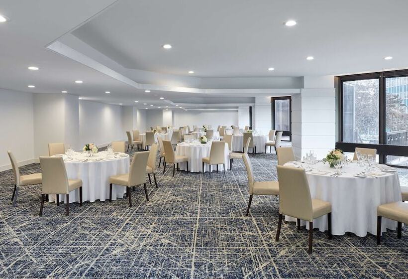 בית מלון כפרי Doubletree By Hilton Montreal