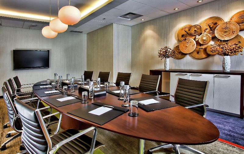 בית מלון כפרי Doubletree By Hilton Montreal