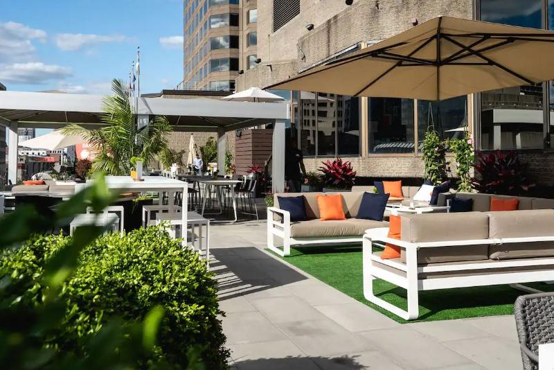 בית מלון כפרי Doubletree By Hilton Montreal