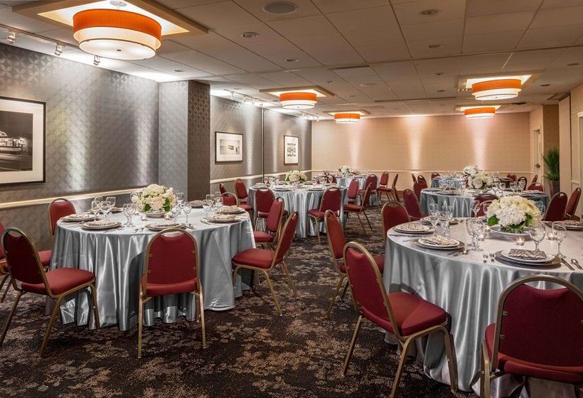 호텔 Doubletree Suites By Hilton Minneapolis Downtown