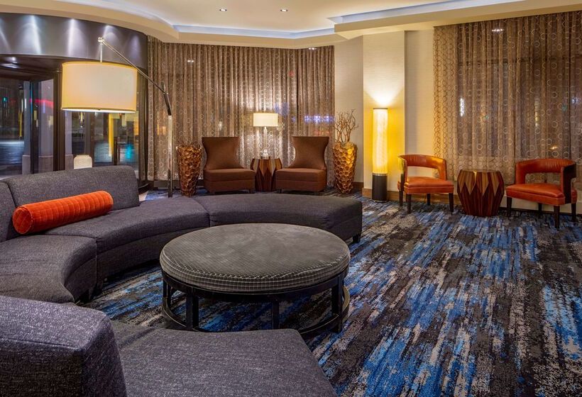בית מלון כפרי Doubletree Suites By Hilton Minneapolis Downtown